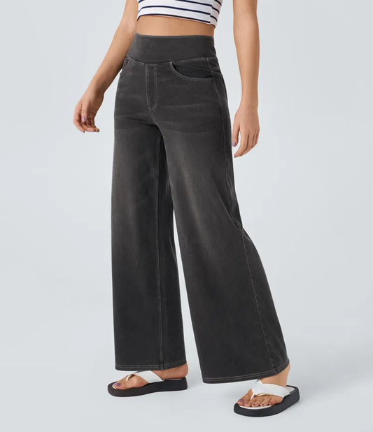 Relaxed Fit Wide-Leg Jeans