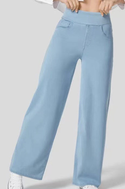 Relaxed Fit Wide-Leg Jeans