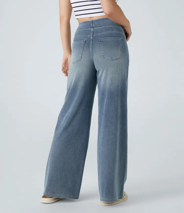 Relaxed Fit Wide-Leg Jeans