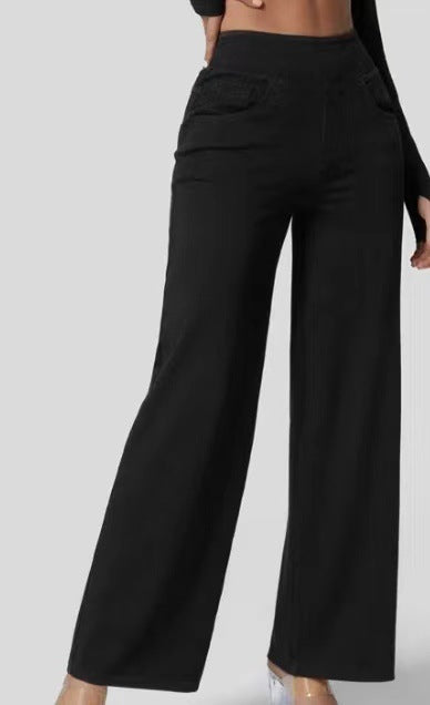 Relaxed Fit Wide-Leg Jeans