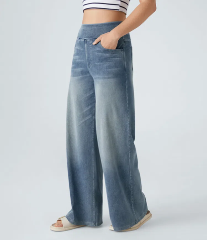 Relaxed Fit Wide-Leg Jeans